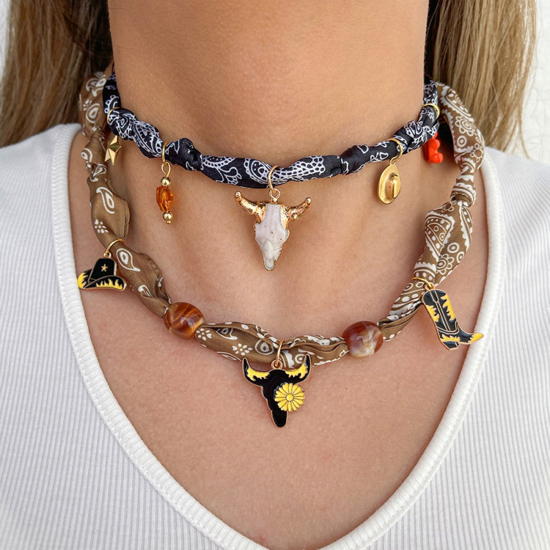 Pickle Green Alloy Oil-drip Western Cowboy Series Printed Fabric Necklace