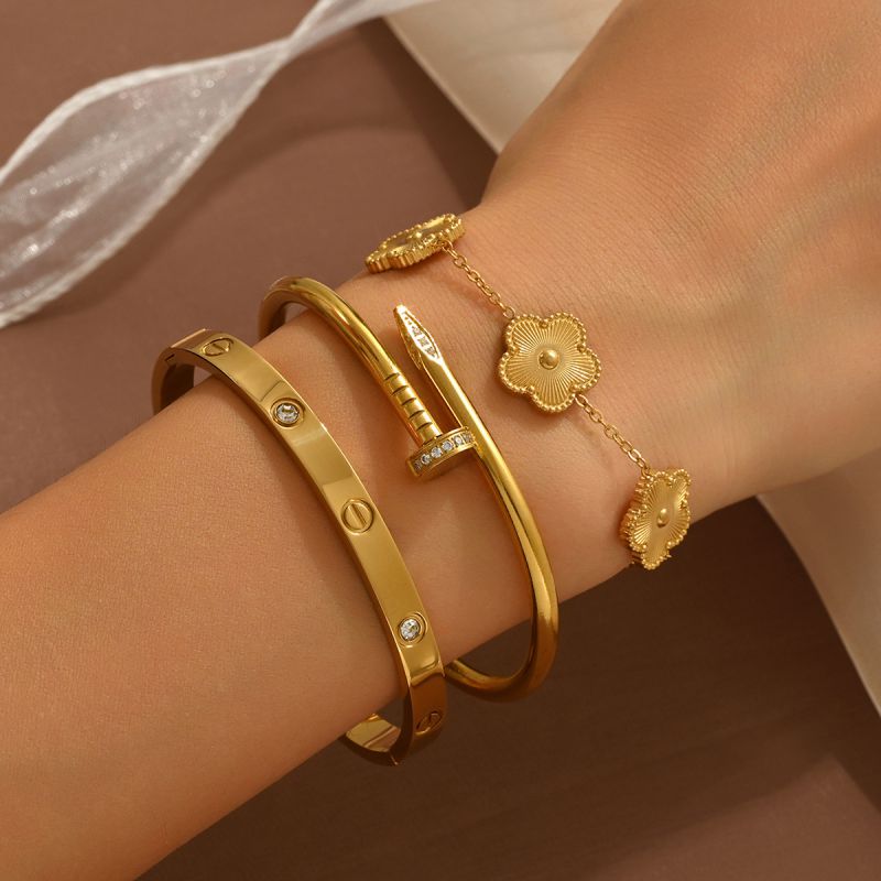 Set Titanium Steel Rhinestone-encrusted Nail Flower Bracelet Set