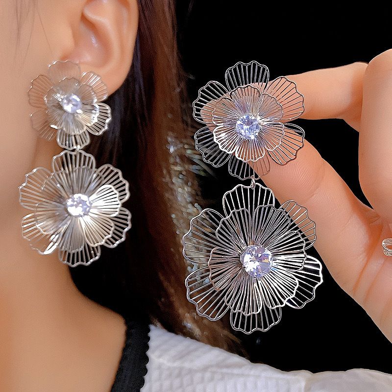 Silver (thickened With Real Gold Plating) Copper Flower Earrings