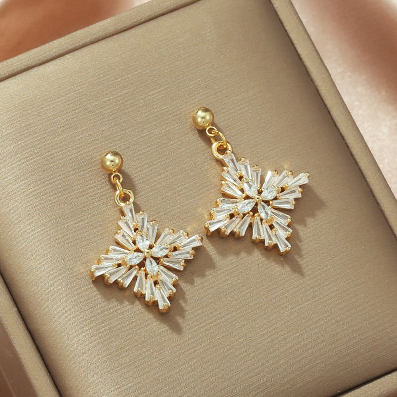 Titanium Steel Chain + 18k Gold:white Zircon Diamond Snowflake Necklace Copper Diamond-encrusted Rhombus Snowflake Necklace