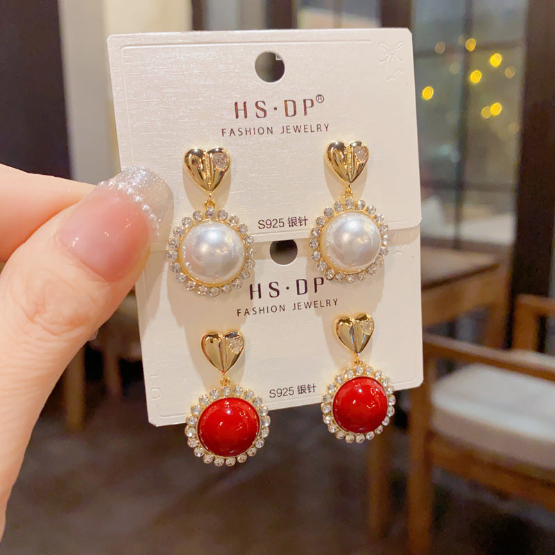 White Metallic Heart-shaped Pearl Hoop Earrings With Full Diamonds (thickened With Real Gold Plating) Metal Heart-shaped Pearl Hoop Earrings